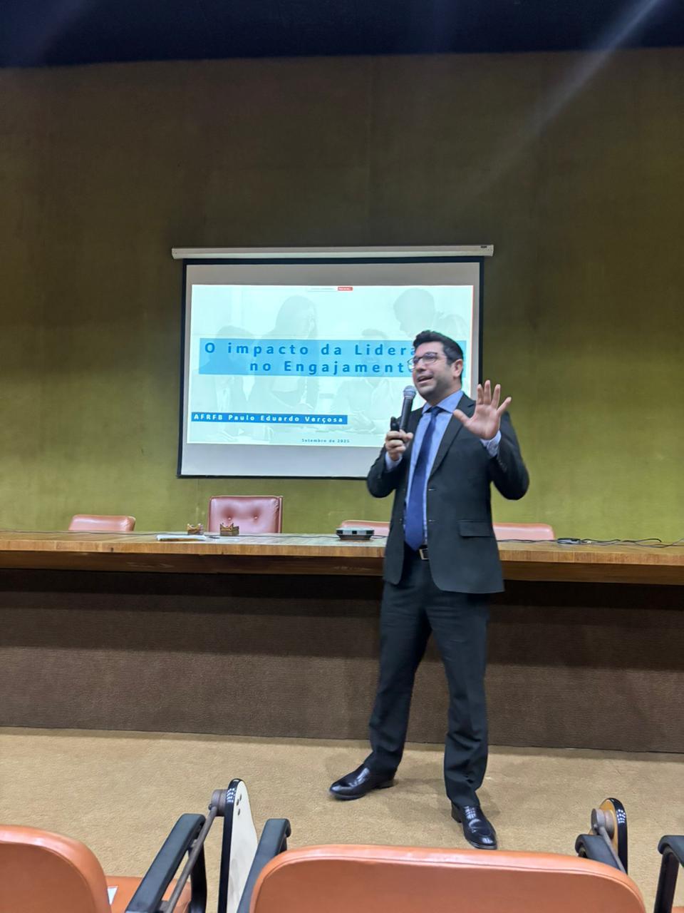 Paulo Verçosa palestrando em Recife
